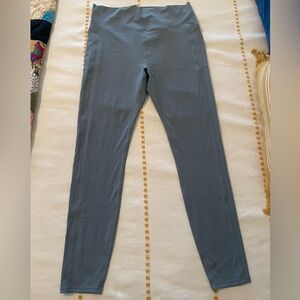 Vuori Studio Pocket Legging XL LONG color: Smoke Blue